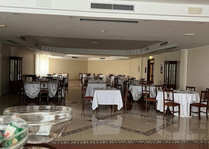 Campania Marigliano Breakfast area