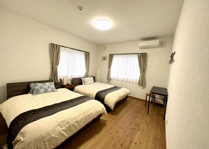 Kagoshima Tatsugo Three-Bedroom House