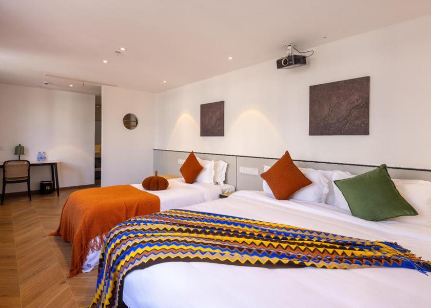 Zhejiang Jiaxing Deluxe Family Suite