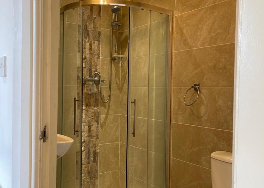 England Newcastle-Under-Lyme Double Room with Private Bathroom