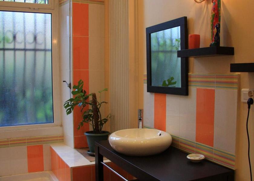 Nouvelle-Aquitaine Montussan Rose Double Room