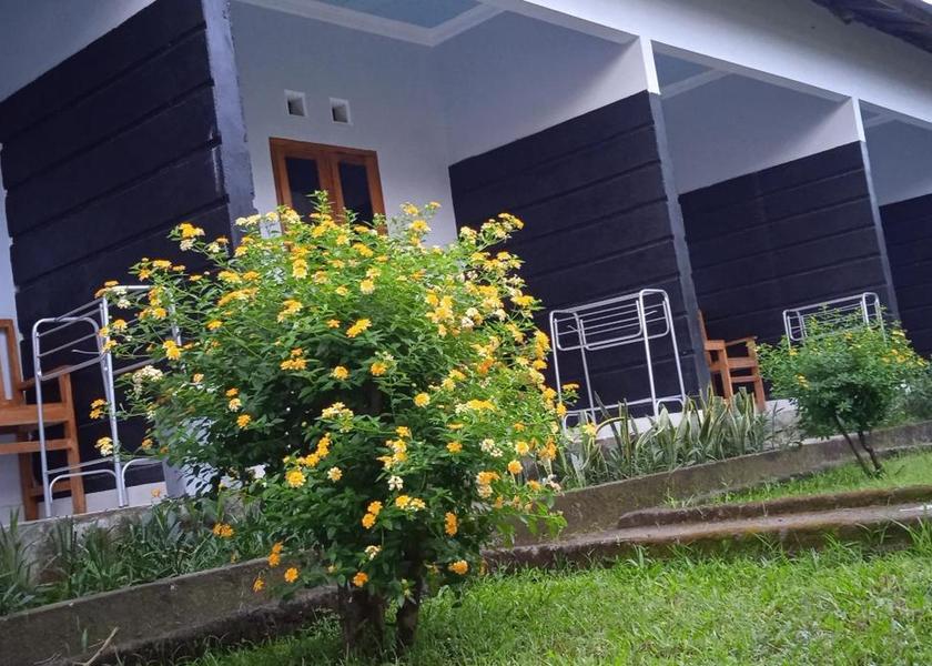 West Nusa Tenggara Bayan Hotel Exterior