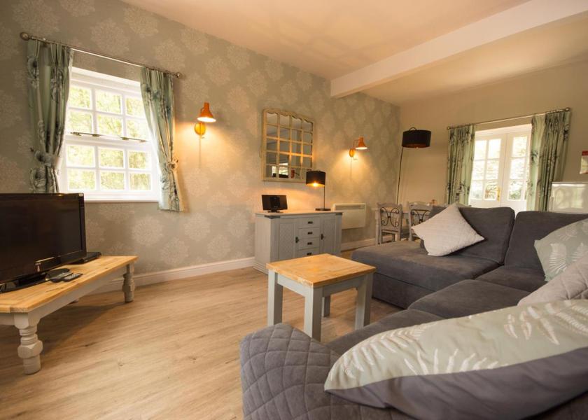 England Matlock Shared lounge/TV area