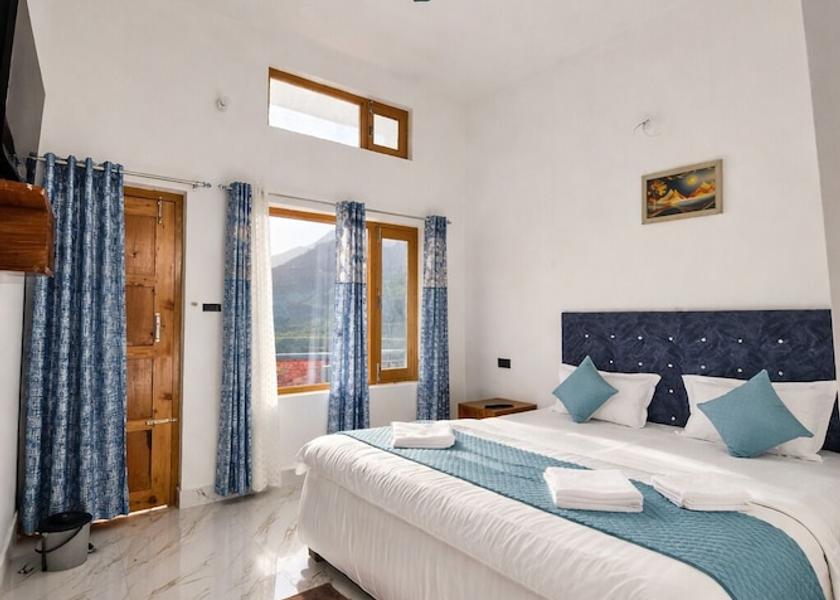 Uttarakhand Barkot Room