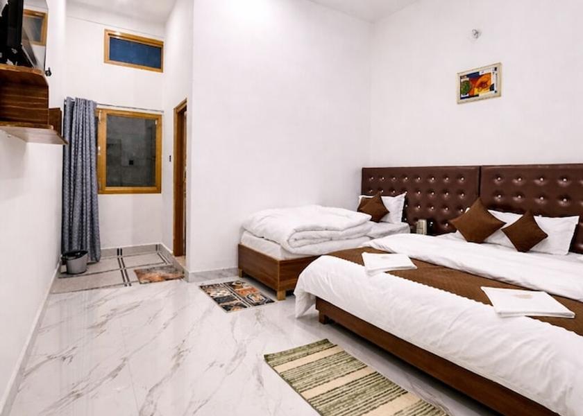 Uttarakhand Barkot Room