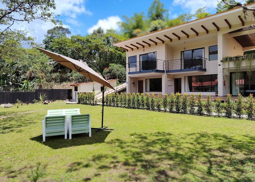 Pichincha Mindo Property grounds