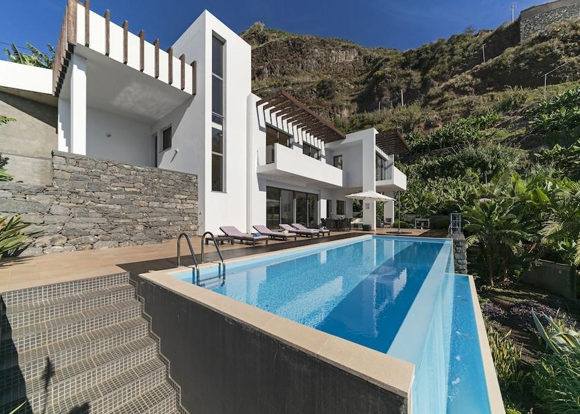 Madeira Region Calheta Front of property