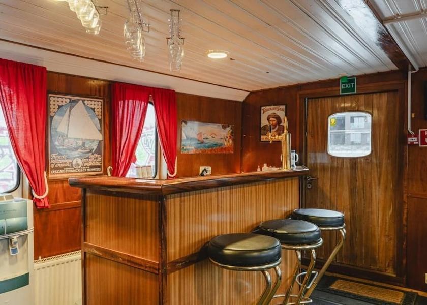 Nordland Vagan Bar (on property)