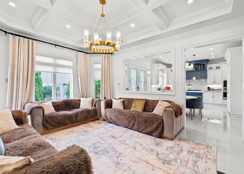 Ontario Vaughan Living area