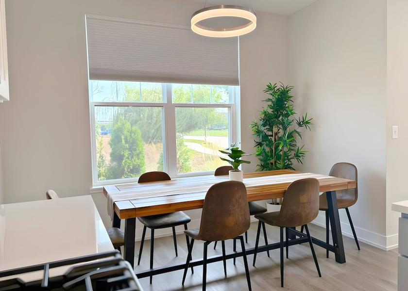 Illinois Warrenville Dining room