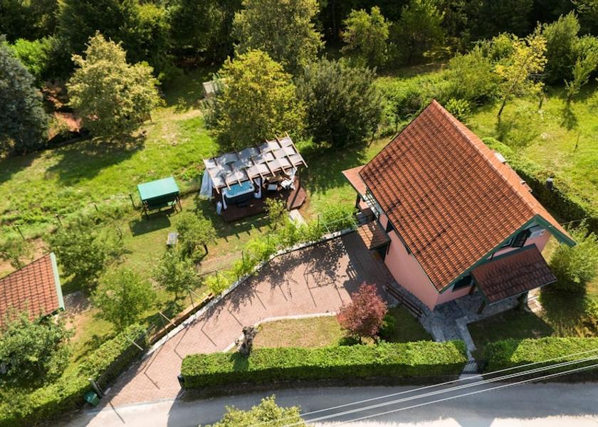 Karlovac Netretic Parking