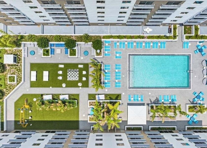 Florida Pompano Beach Pool