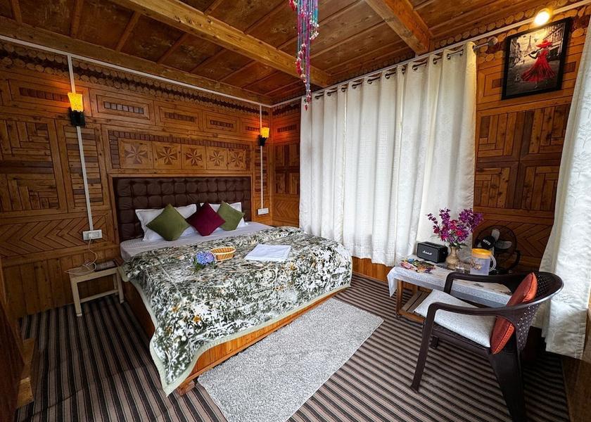 Himachal Pradesh Jibhi Room