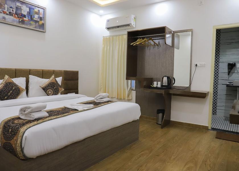 Uttar Pradesh Mughalsarai Room