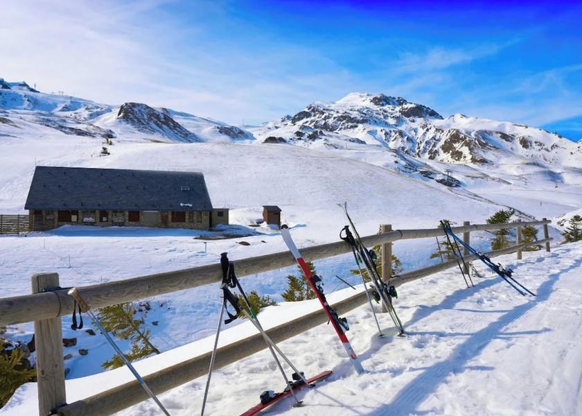 Aragon Sallent de Gallego Skiing