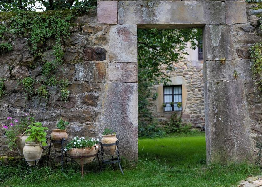 Cantabria Valle de Cabuerniga Exterior