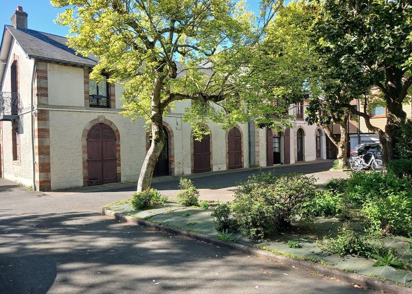Pays de la Loire Le Mans Exterior