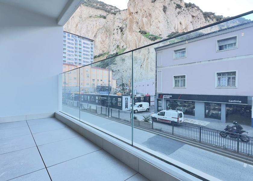  Gibraltar Interior