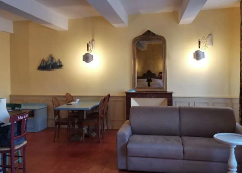 Occitanie Pezenas Living area