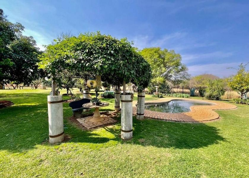 Gauteng Akasia Property grounds