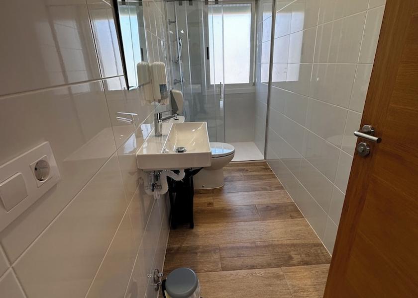 Galicia O Pino Bathroom