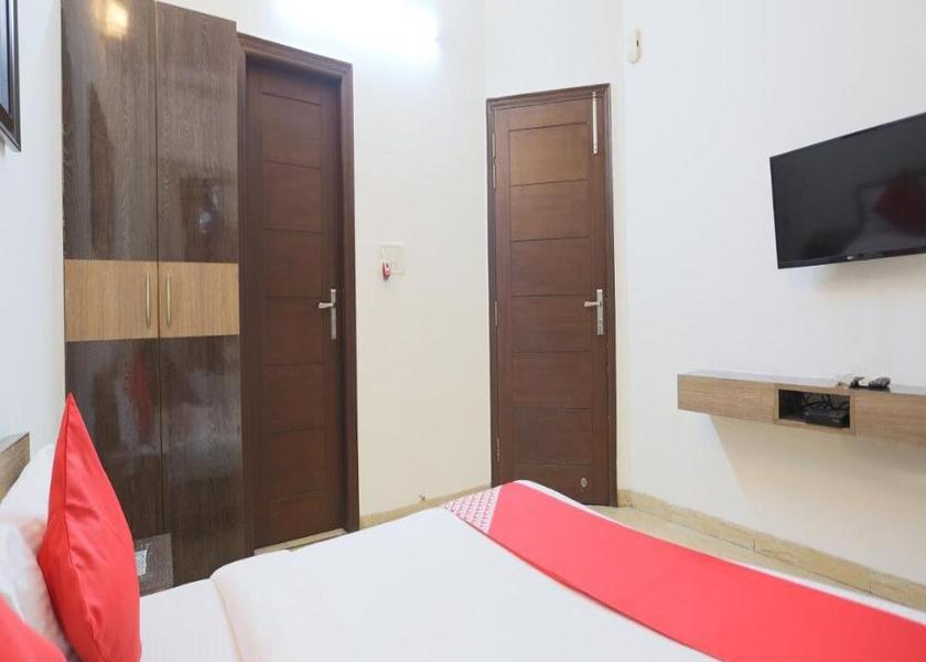 Uttar Pradesh Etah Food & Dining