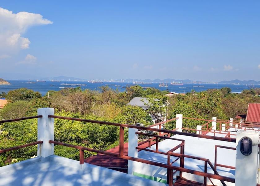 Chonburi Province Ko Sichang Terrace/patio