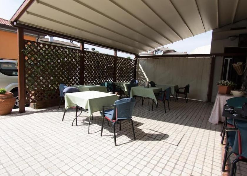 Veneto Caldiero Outdoor dining