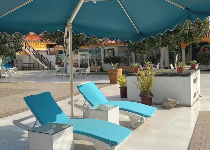 Luanda Viana Terrace/patio