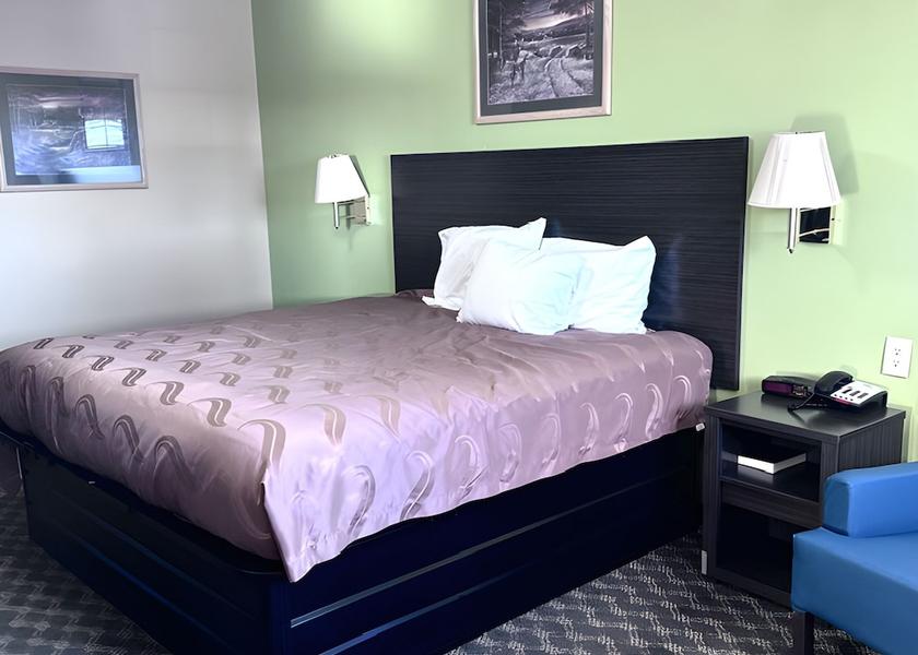 Massachusetts Deerfield Room