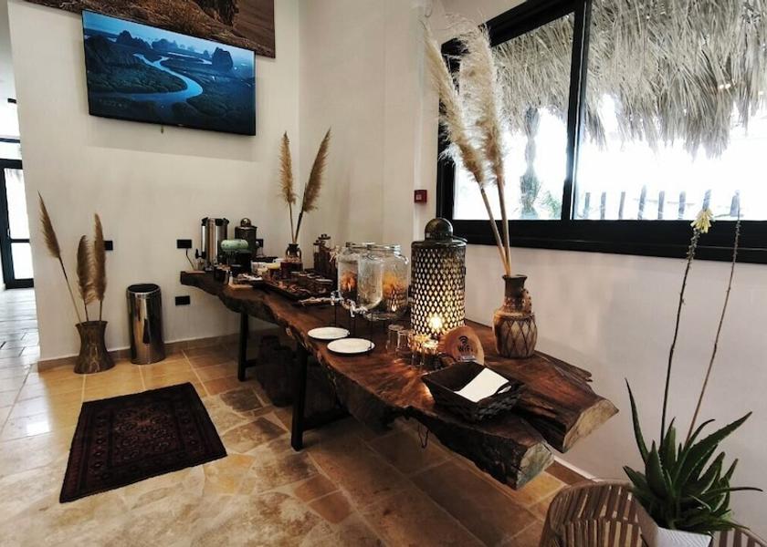 Southern Ramat Negev Dining