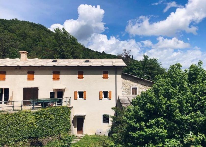 Veneto Fumane Front of property