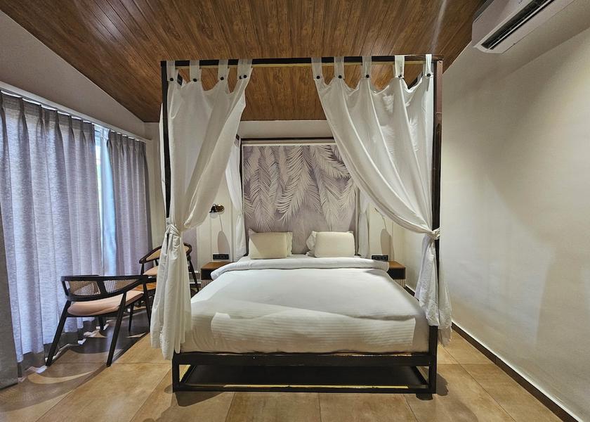 Gujarat Rajpipla Room