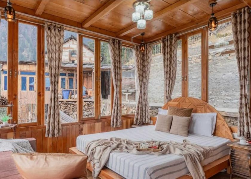 Himachal Pradesh Jibhi Room