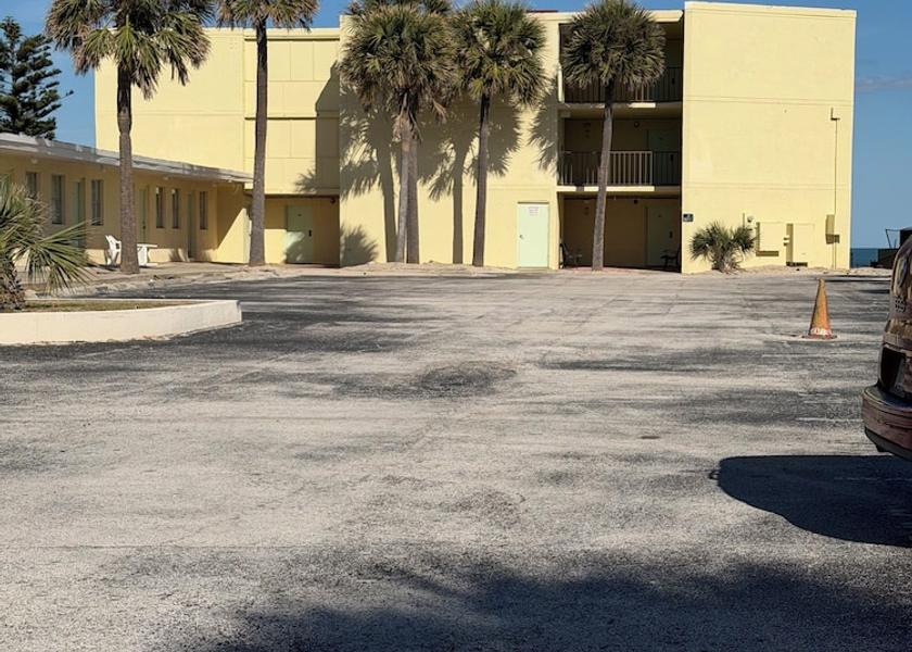 Florida Daytona Beach Shores Property grounds
