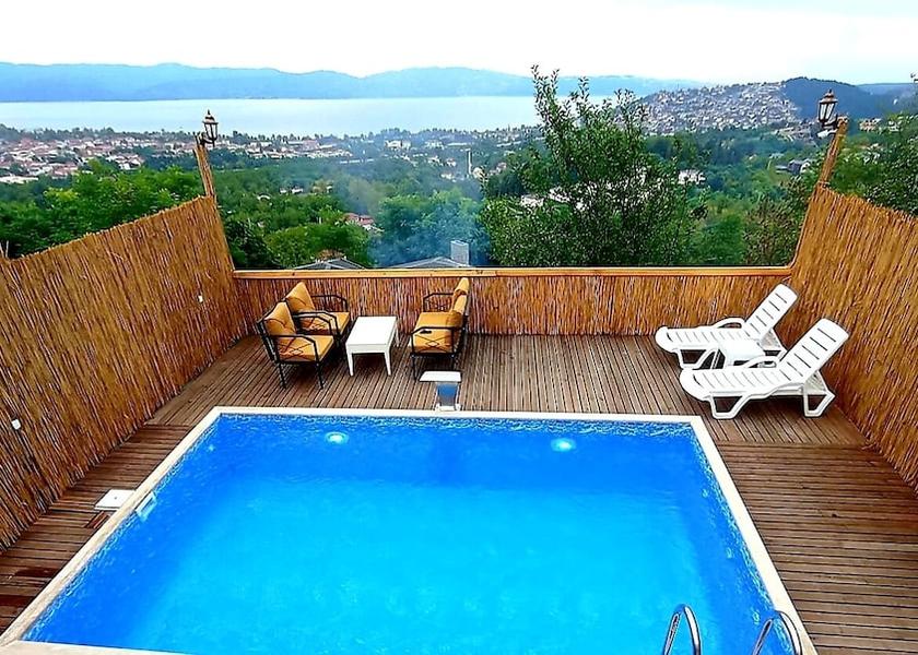 Sakarya Sapanca Pool