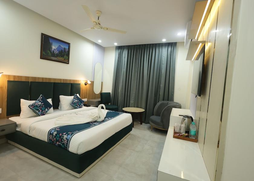 Uttarakhand Rishikesh Room