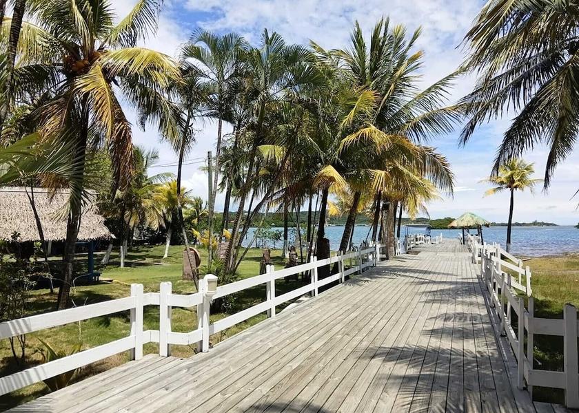 Bay Islands Roatan Exterior