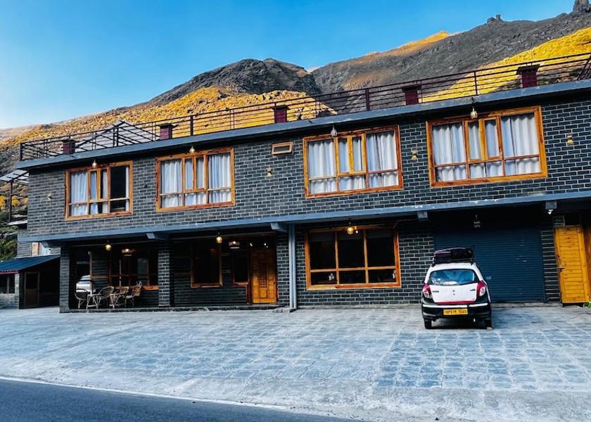 Himachal Pradesh Sissu Exterior