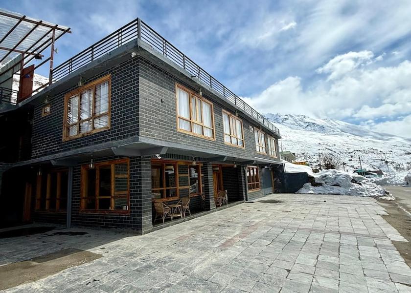 Himachal Pradesh Sissu Exterior