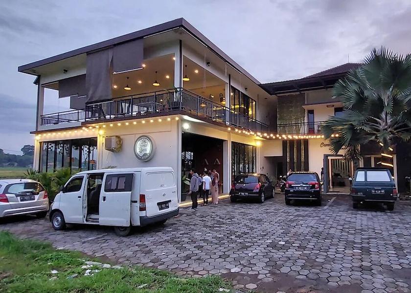 Central Java Salatiga Exterior