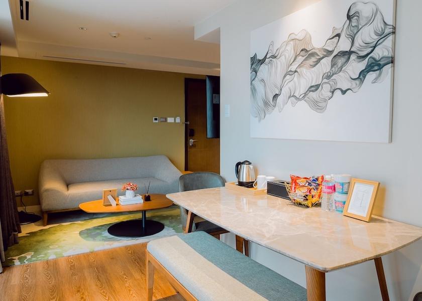  Mandaluyong Living room