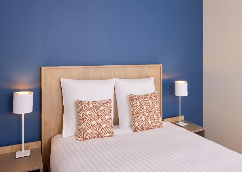Auvergne-Rhône-Alpes Voiron DOUBLE QUEEN SIZE BED