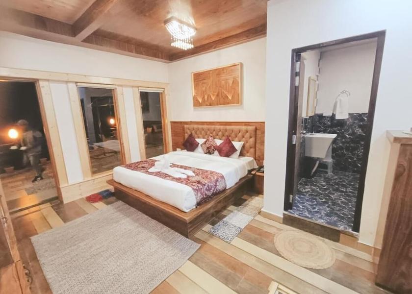 Himachal Pradesh Banjar Room