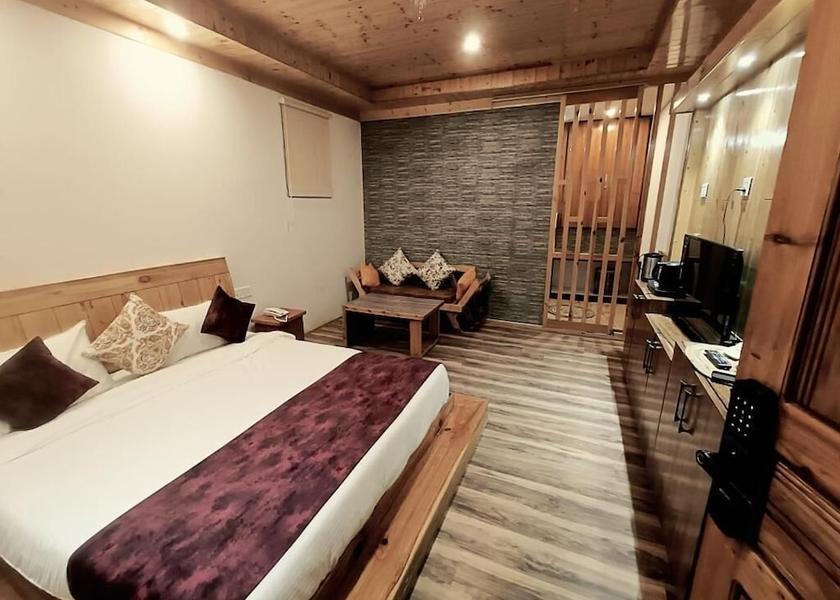 Himachal Pradesh Banjar Room