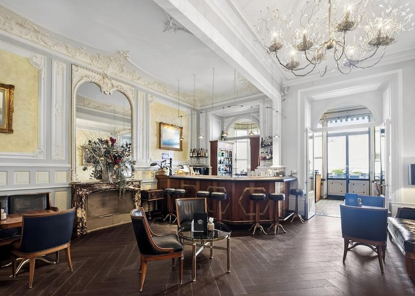 Canton of Vaud Vevey Bar (on property)