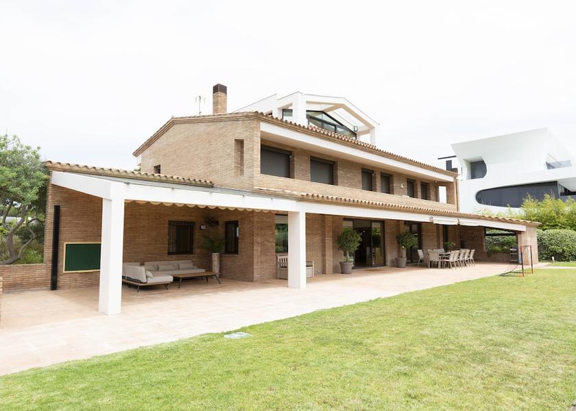 Catalonia Gava Exterior