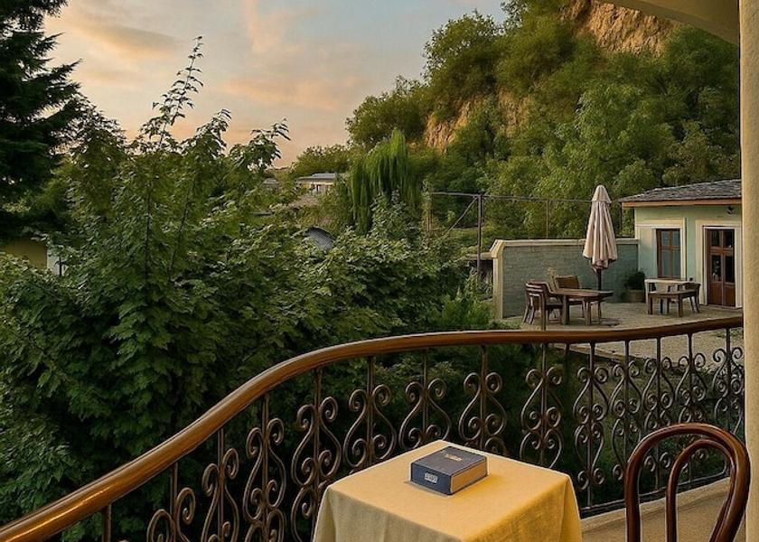 Jammu and Kashmir Srinagar Outdoor dining