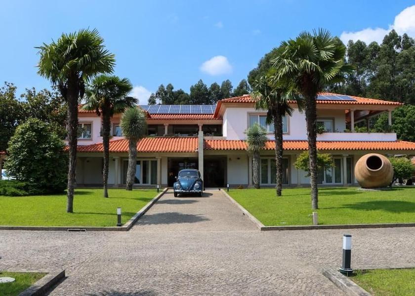 Porto Paredes Exterior
