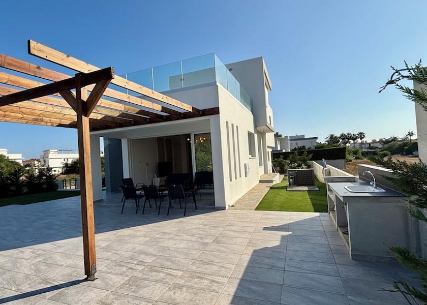 Larnaca Pervolia Terrace/patio